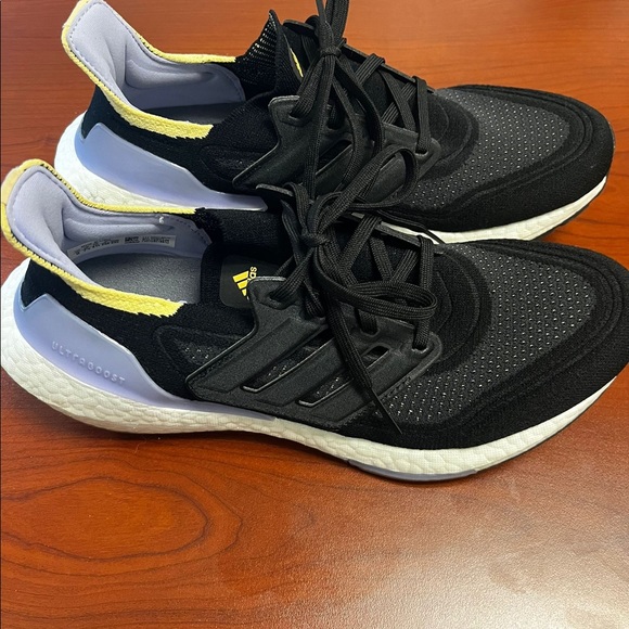 2021
Womens UltraBoost 21 'Black Violet Tone - Picture 4 of 5